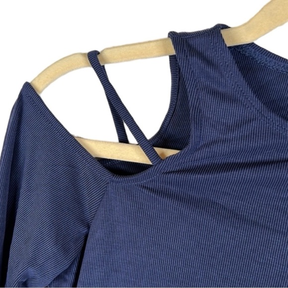 Monrow Navy Blue Cut Out Shoulder Long Sleeve Ribbed Textured Top Size S - Picture 3 of 4